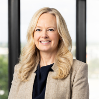 Jennifer Mailhes Headshot